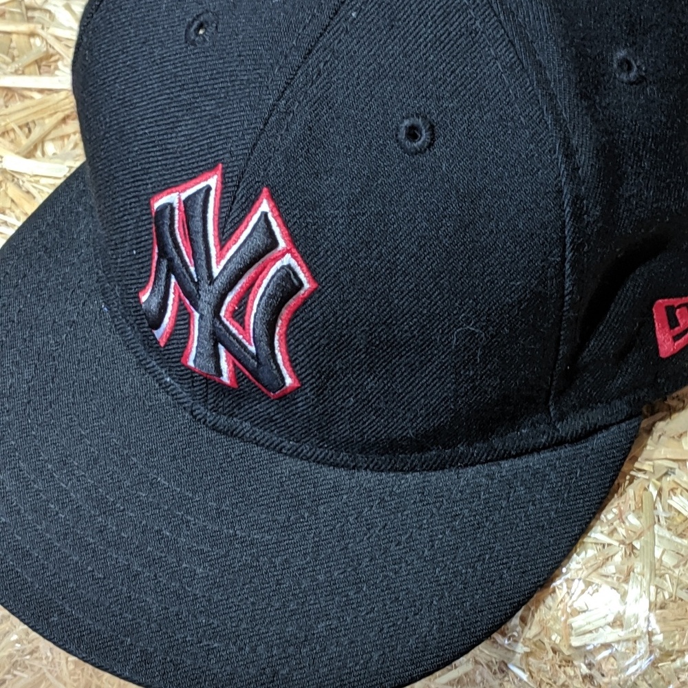 NY Yankees Black Cap